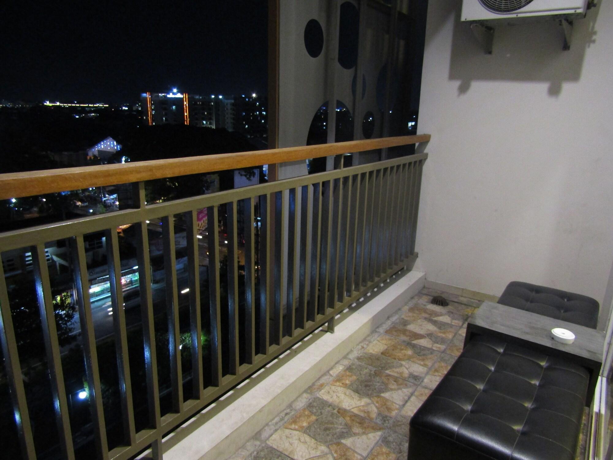 Student Park Hotel Yogyakarta Exterior foto