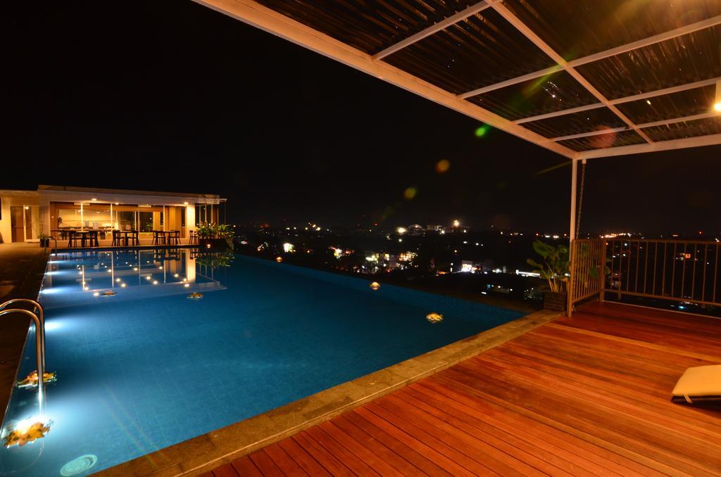 Student Park Hotel Yogyakarta Exterior foto