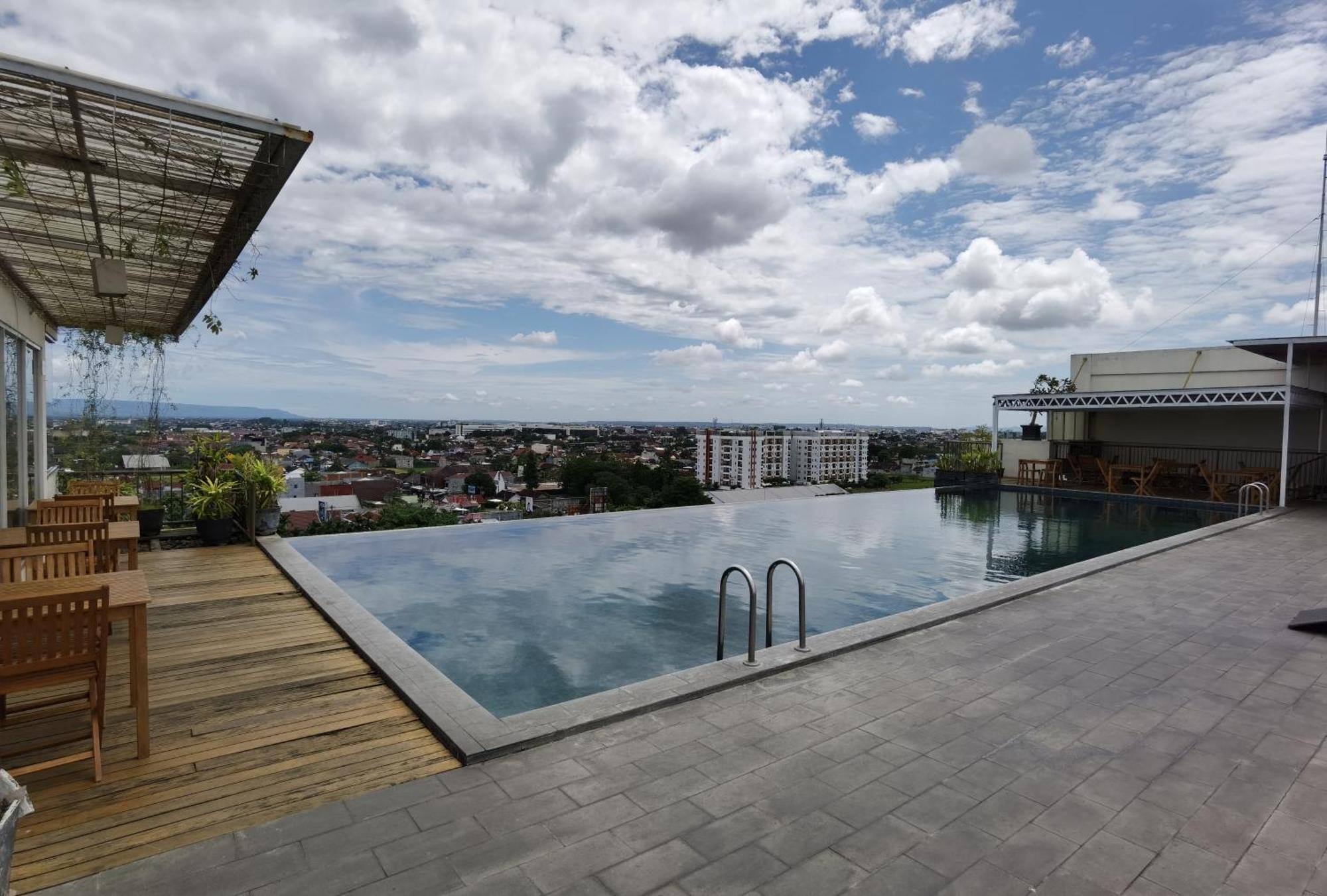 Student Park Hotel Yogyakarta Exterior foto
