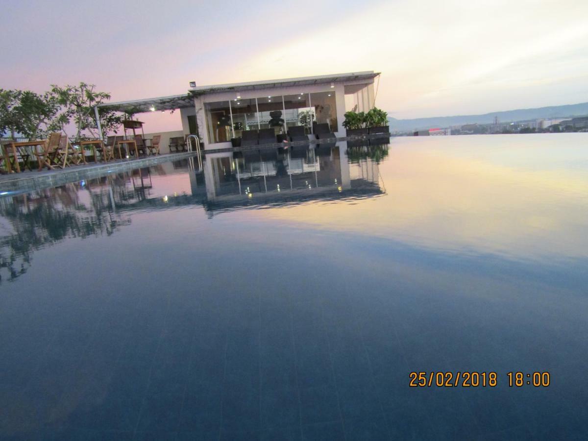 Student Park Hotel Yogyakarta Exterior foto